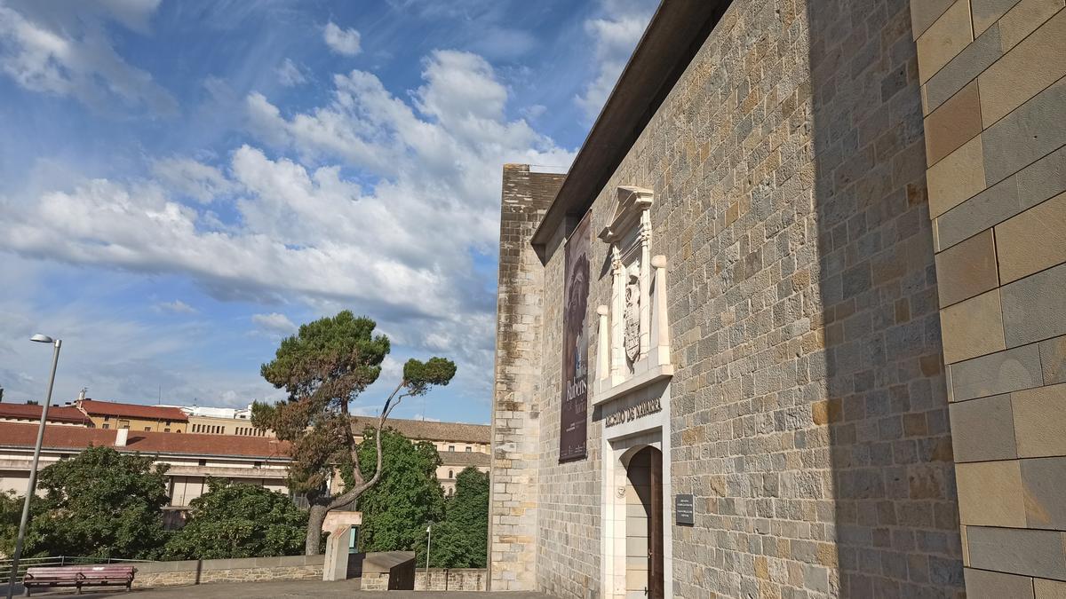 Fachada del Archivo Real y General de Navarra.