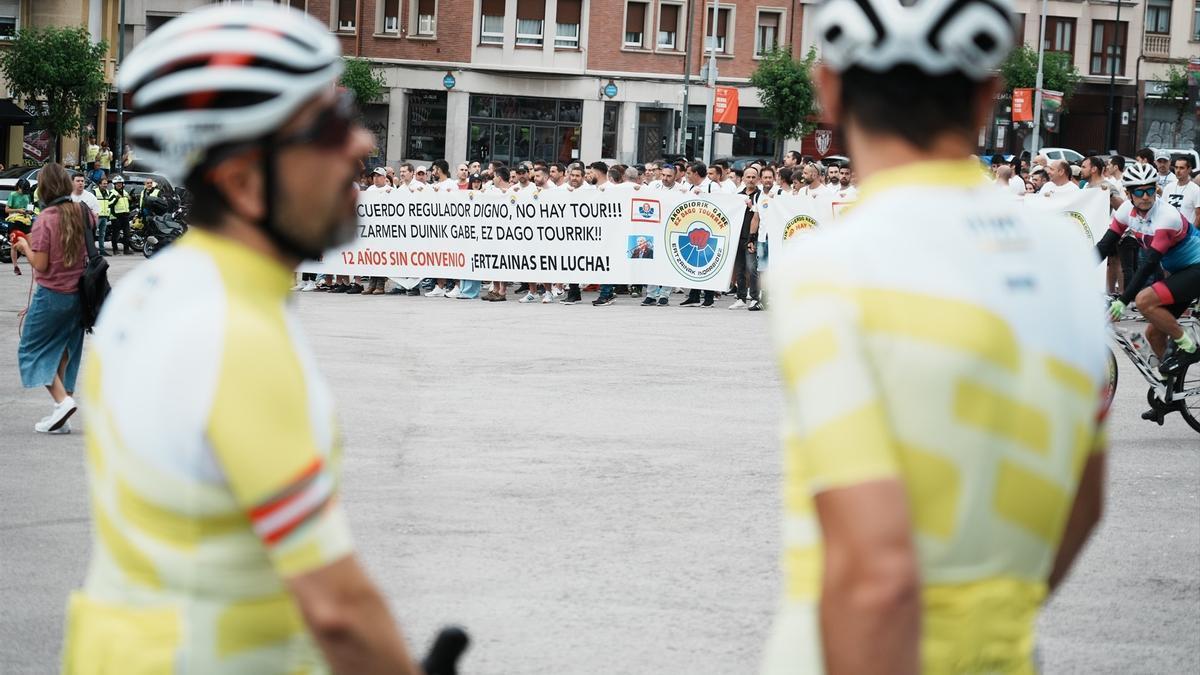 Protesta de ertzainas este fin de semana antes del ensayo del Tour.