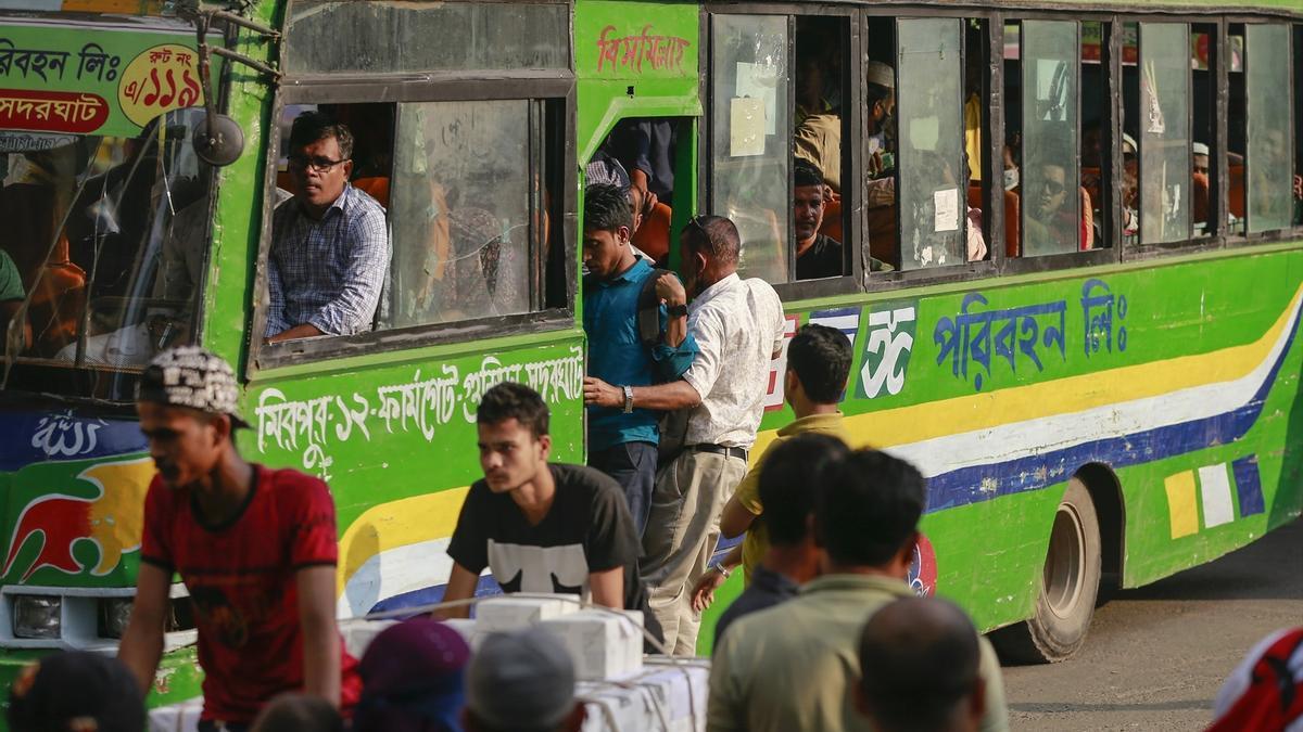 Fotografía de archivo de un autobús en Bangladesh.