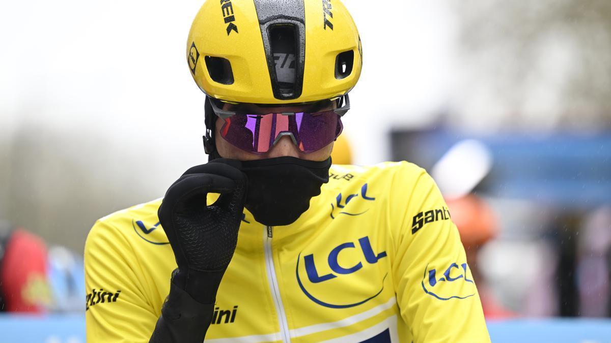 Juan Ayuso, antes de partir la etapa.