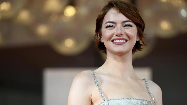 La actriz Emma Stone, uno de los rostros conocidos que se ha sumado a esta tendencia.