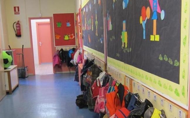 los metía en el baño de la clase cada vez que los niños no atendían a sus indicaciones, lloraban, gritaban o tiraban objetos. / EP los metía en el baño de la clase cada vez que los niños no atendían a sus indicaciones, lloraban, gritaban o tiraban objetos.