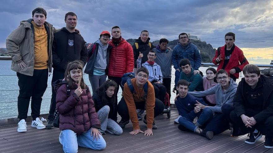 Participantes en una de las actividades lúdicas organizadas por el equipo que capitanea Haize Berri.