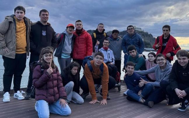 Participantes en una de las actividades lúdicas organizadas por el equipo que capitanea Haize Berri.