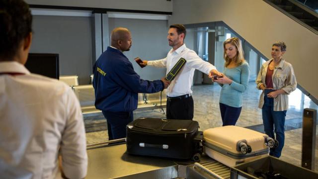 Control de seguridad en un aeropuerto