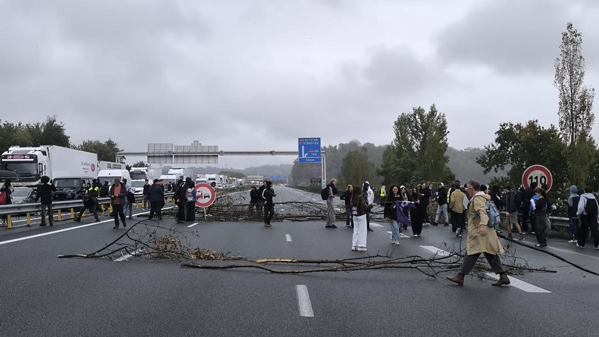 Autopista A63 cortada en Baiona