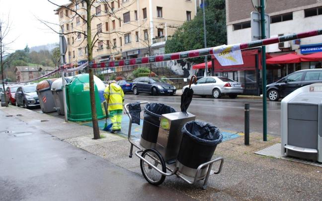 La Avenida Zumalakarregi es una de las vías en las que más se resiente el aparcamiento en fiestas