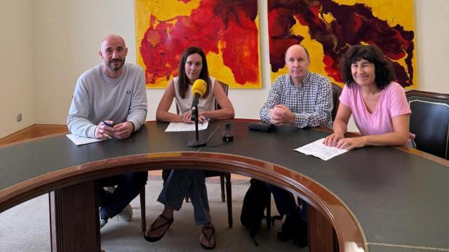 Presentacion de la XVII edición de la Beca Juan San Martín en el ayuntamiento de Eibar.