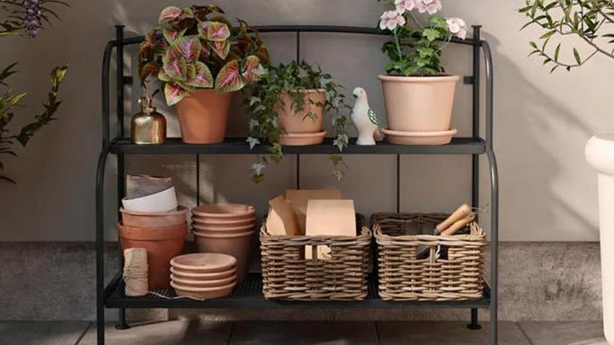 La estantería gris para exteriores e interiores Lacko de Ikea