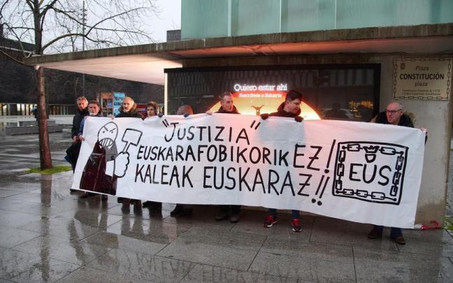 Concentraci&oacute;n de Euskararen Defentsako Sarea.