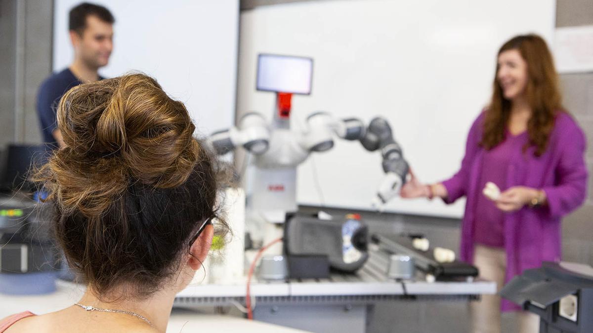 Un laboratorio de robótica de la EHU.