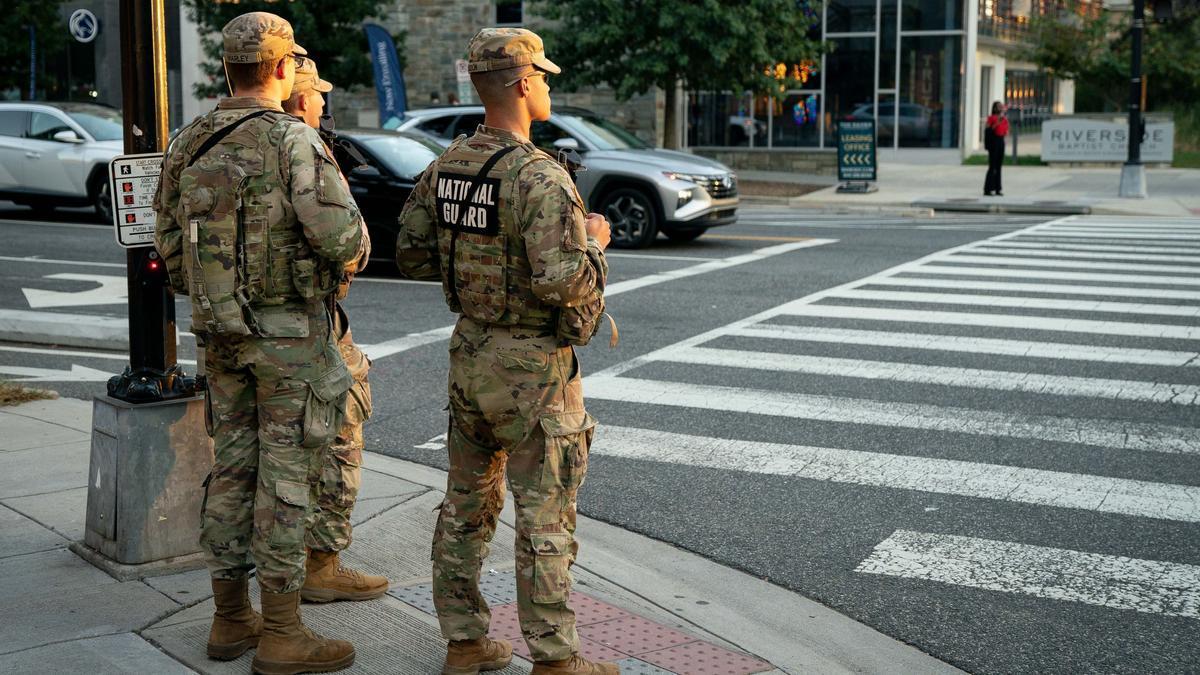 Agentes de la Guardia Nacional estadounidenses