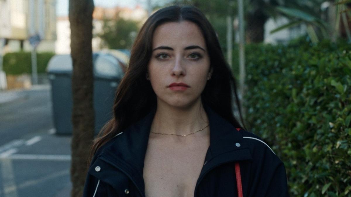 La actriz arrasatearra Ane Rot confiesa que "desde siempre" ha tenido claro que lo suyo era el arte.