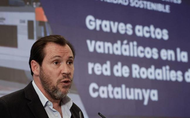 El ministro de Transportes y Movilidad Sostenible, Óscar Puente, aborda la situación tras graves actos vandálicos sufridos en Rodalies.