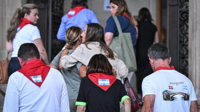 Los dos principales acusados, en prisión preventiva, han comparecido bajo fuertes medidas seguridad.