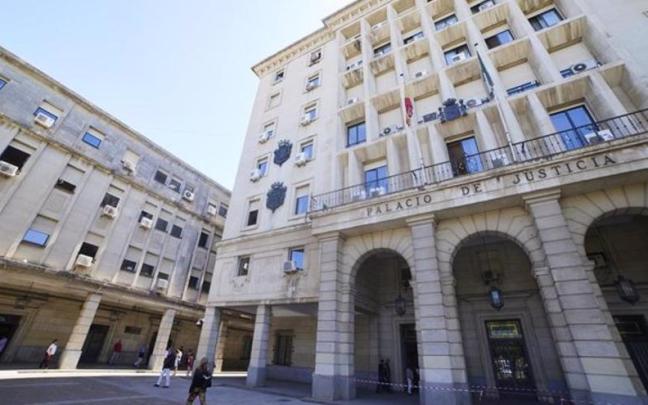 Fachada de la Audiencia de Sevilla.