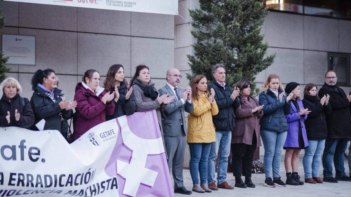 Minuto de silencio en Getafe por la víctima de violencia de género.