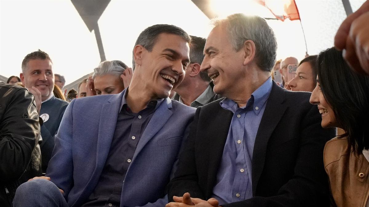 Pedro Sánchez y Rodríguez Zapatero, en un acto de la campaña electoral de Castilla y León.