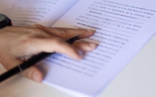 Las firmas de hipotecas han bajado en los últimos meses ante la subida del euríbor. Las firmas de hipotecas han bajado en los últimos meses ante la subida del euríbor.