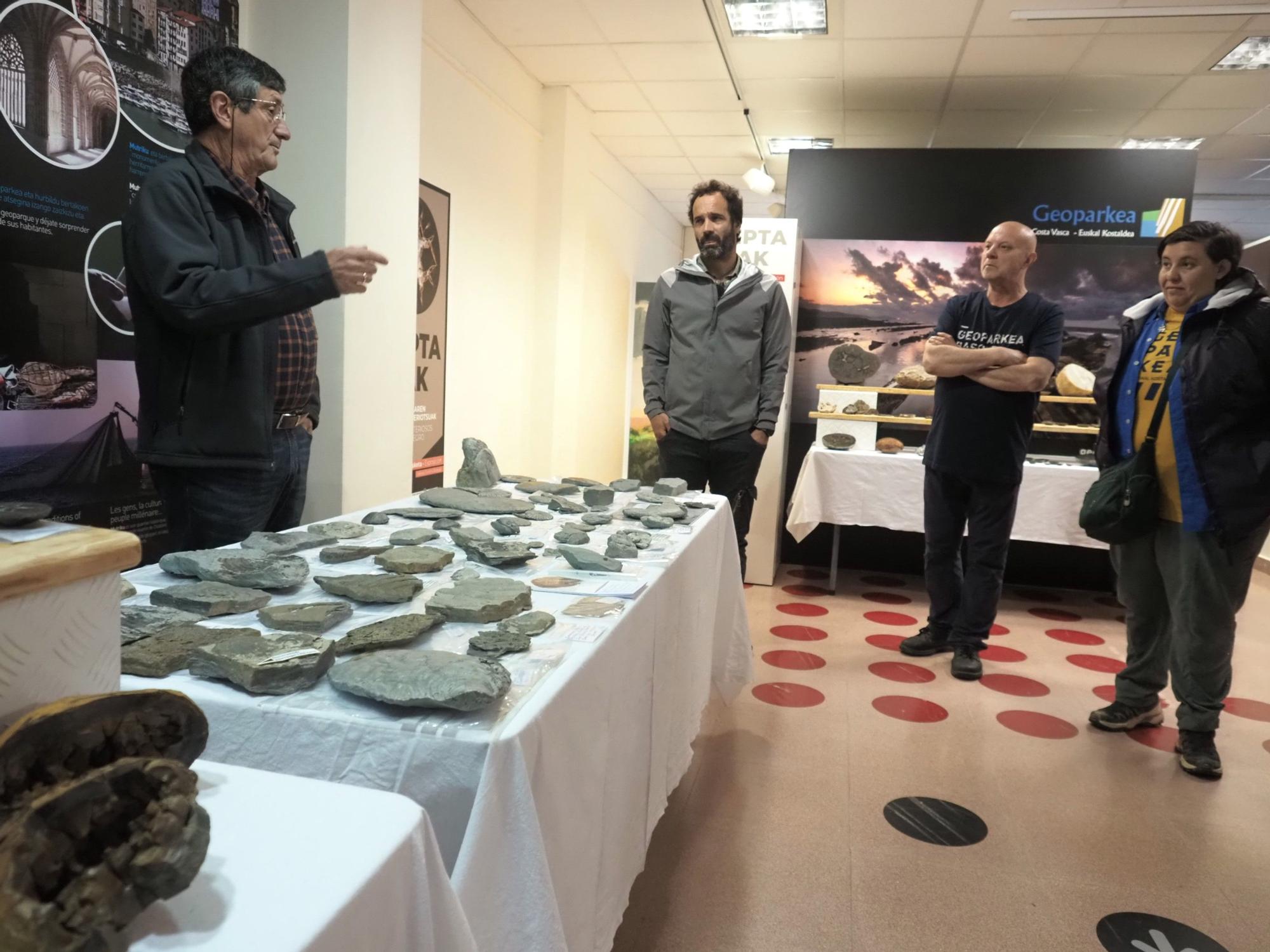 Rementería, durante la presentación de las piezas ante los representantes del Geoparque y el equipo evaluador de la Unesco.