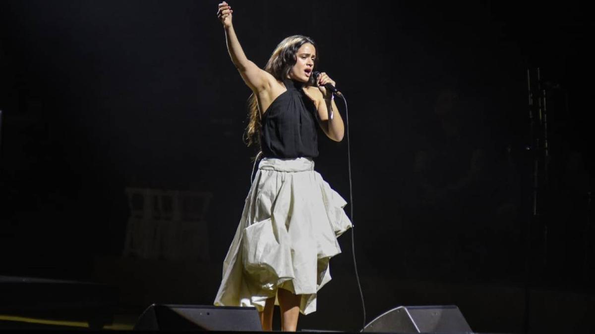 Rosalía durante uno de sus conciertos