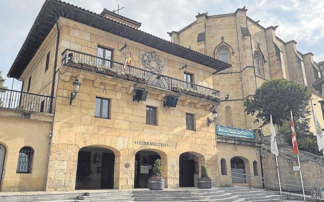 Exterior de la casa consistorial de Lezo.