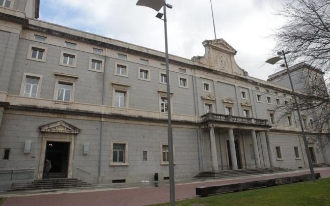Fachada del edificio central de la Universidad de Navarra