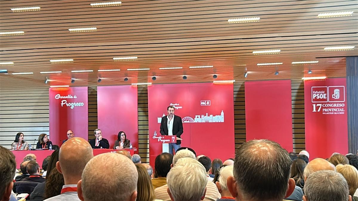 El ministro de Transportes, Óscar Puente, en el Congreso provincial del PSOE