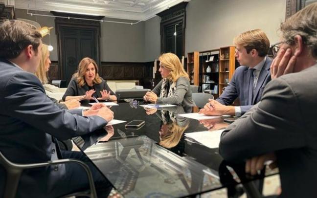 Reunión entre Ayuntamiento y Generalitat para coordinar las ayudas a los afectados por el incendio de Campanar