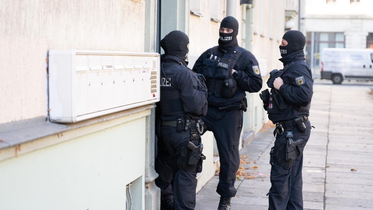 Varios agentes de la Policía alemana