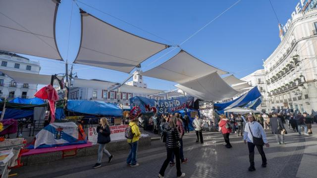 Acampada por la vivienda en la Puerta del Sol.