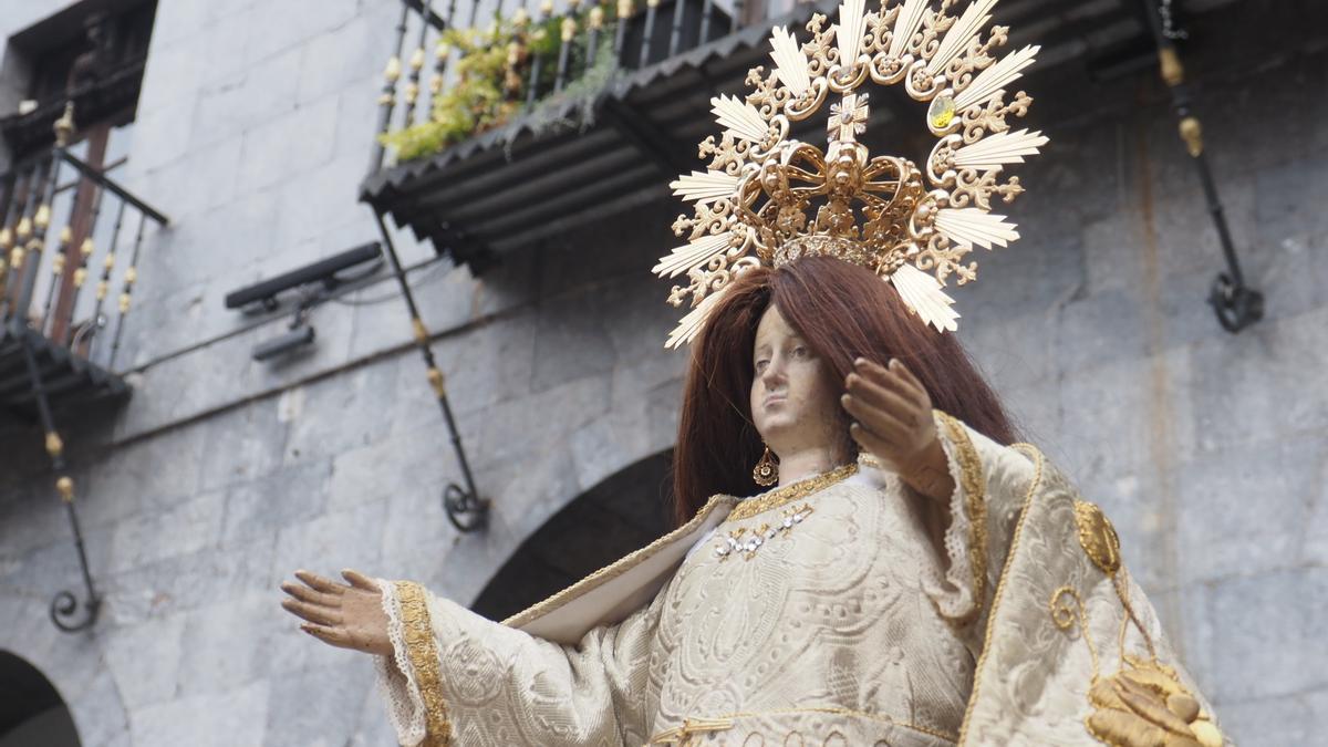 Azkoitia conmemora el 75 aniversario de su patrona, la Virgen de Urrategi