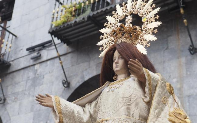 Azkoitia conmemora el 75 aniversario de su patrona, la Virgen de Urrategi