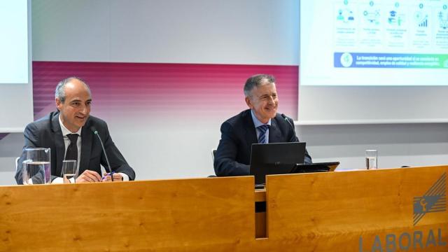 Ibon Urgoiti y Joseba Madariaga en la presentación del informe hoy en Bilbao