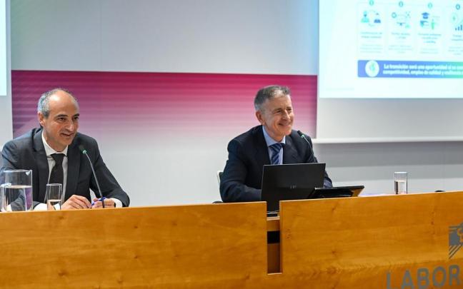 Ibon Urgoiti y Joseba Madariaga en la presentación del informe hoy en Bilbao