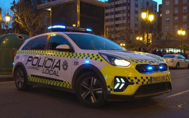 Un vehículo de la Policía de Logroño.