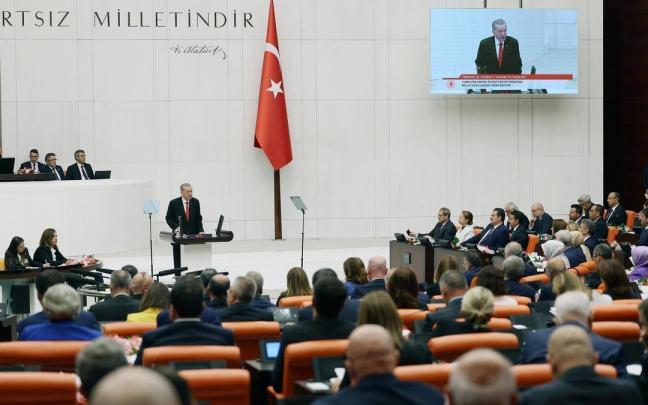 Erdogan interviene ante el parlamento turco en una imagen de archivo.