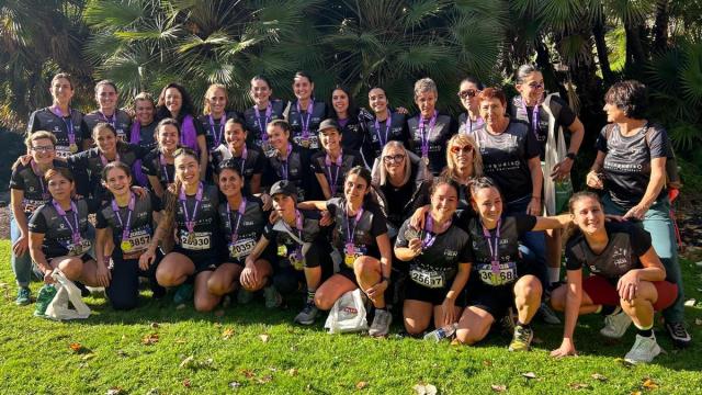 El grupo de running impulsado por Txingudiko Elkarte Feminista de Irun tras realizar la Behobia-San Sebastián el pasado noviembre.