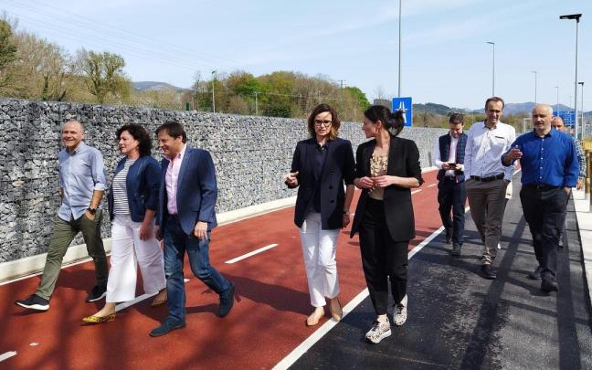 Apertura del primer tramo de la bicipista entre las localidades de Iurreta y Amorebieta. Apertura del primer tramo de la bicipista entre las localidades de Iurreta y Amorebieta.