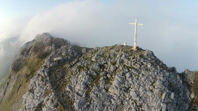 Cima del monte Hernio.