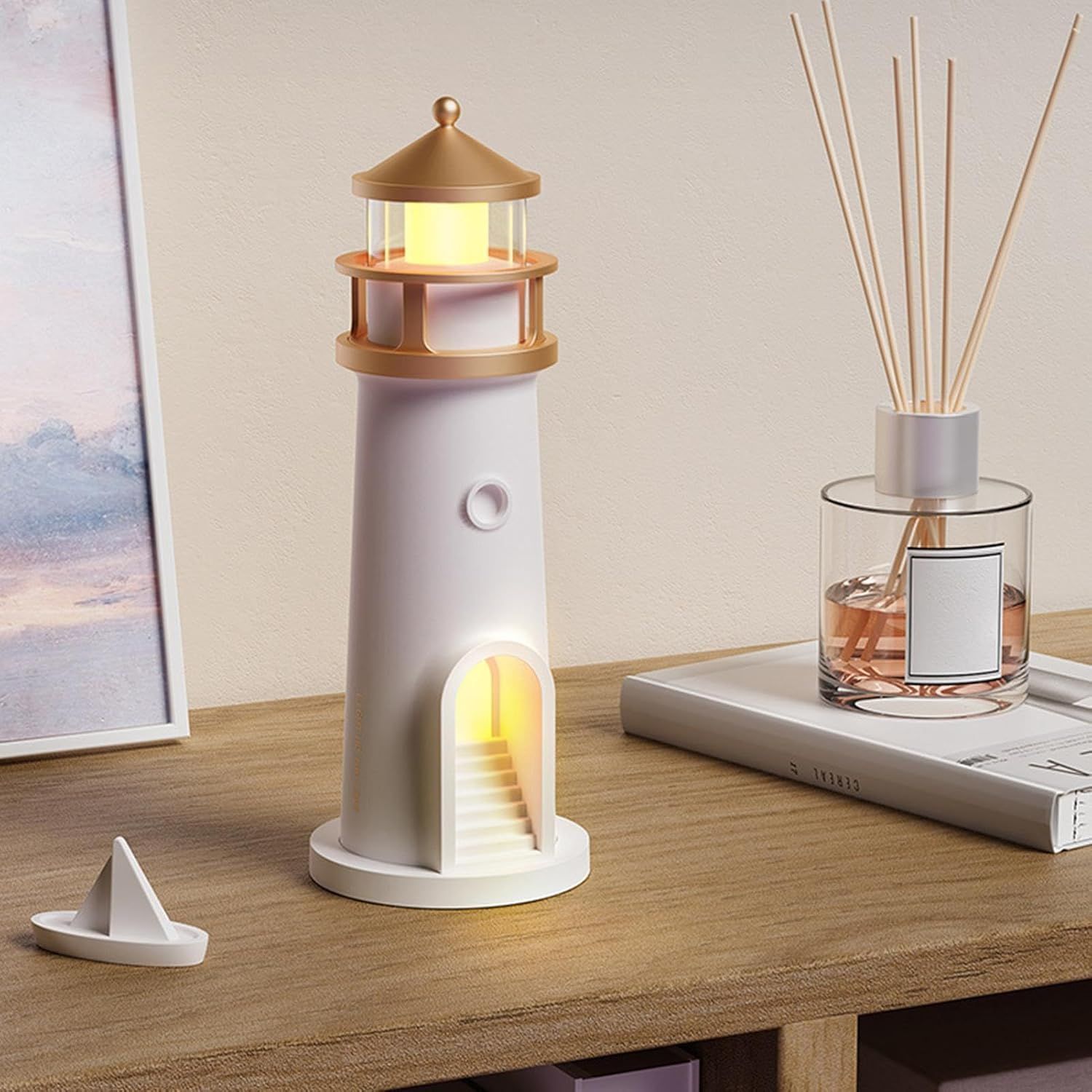 Lámpara con forma de faro que aúna belleza y practicidad.