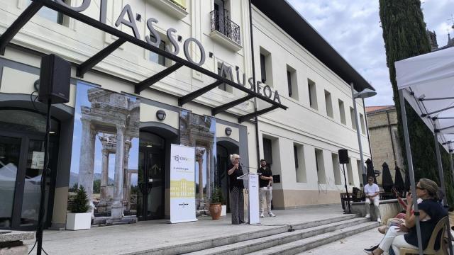 La directora del Museo Oiasso, Aizpea Goenaga, en el acto institucional de conmemoración de los 20 años del Museo Oiasso