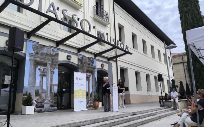 La directora del Museo Oiasso, Aizpea Goenaga, en el acto institucional de conmemoración de los 20 años del Museo Oiasso
