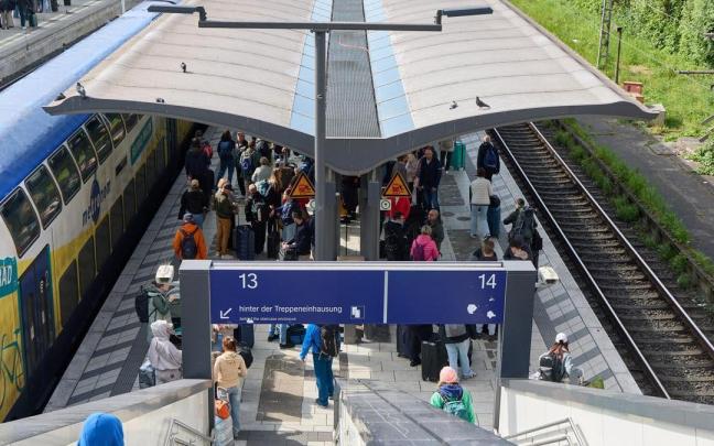 Pasajeros en la Estación Central de Hamburgo en una imagen de archivo.