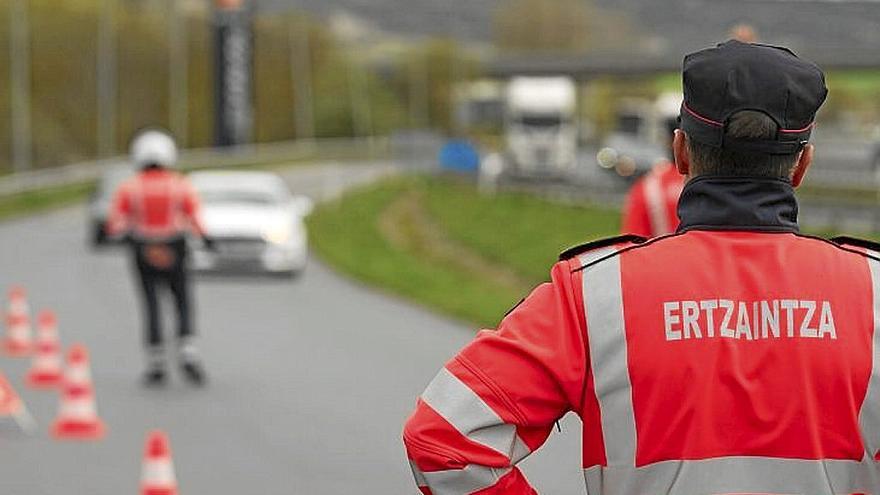 La Ertzaintza controlará las carreteras hasta el domingo.