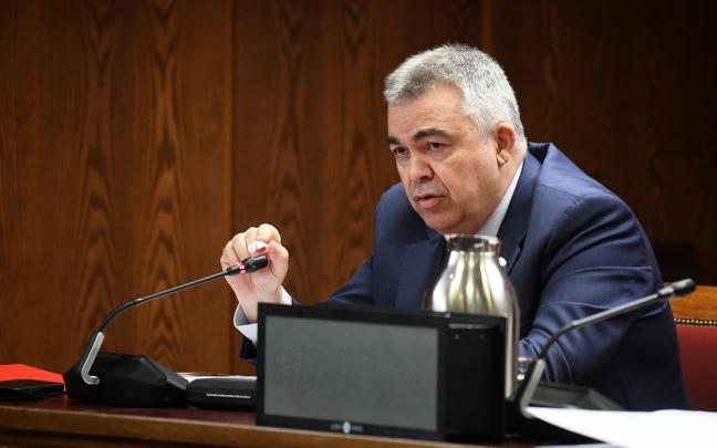 El exdiputado del PSOE, Santos Cerdán, comparece durante la Comisión de Investigación.