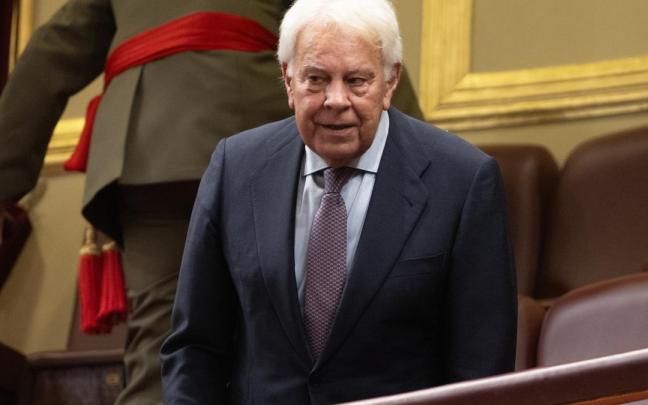 Felipe González ha vuelto a cargar contra la ley de amnistía. Felipe González ha vuelto a cargar contra la ley de amnistía.