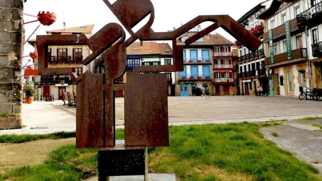 Arma Plaza
