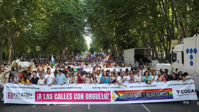 Cabecera y pancarta principal de la manifestación estatal del Orgullo LGTBI+, en Madrid.