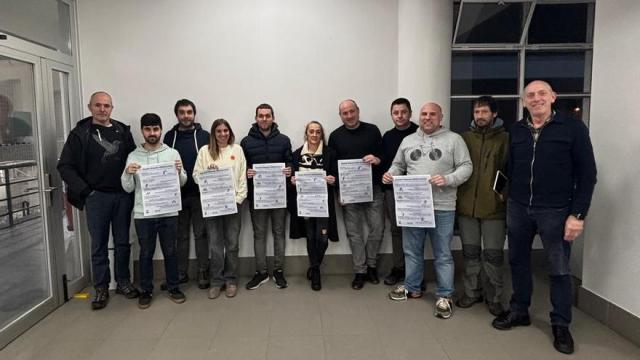 Representantes municipales y de los clubes deportivos.